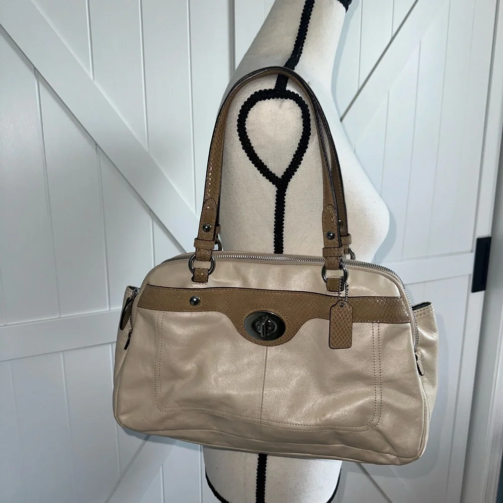 Coach Penelope Ivory Metallic Leather Satchel Tan Trim Shoulder Bag Purse F16529 - Picture 2 of 12